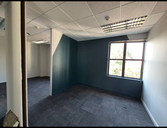 1,312M² OFFICE TO LET IN SANDTON CENTRAL